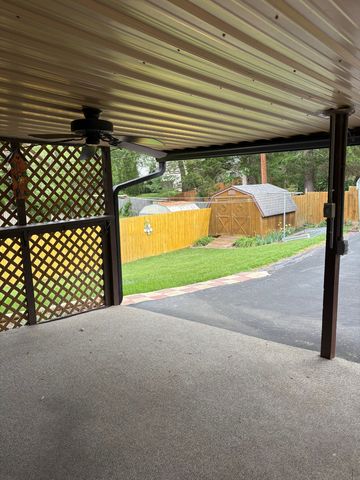 1735 Merritt Dr, Clarksville, TN 37043