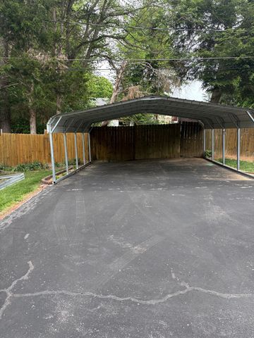 1735 Merritt Dr, Clarksville, TN 37043