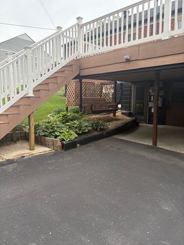 1735 Merritt Dr, Clarksville, TN 37043