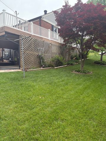 1735 Merritt Dr, Clarksville, TN 37043