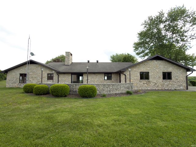 1300 Old Farm Road, Bedford, IN 47421
