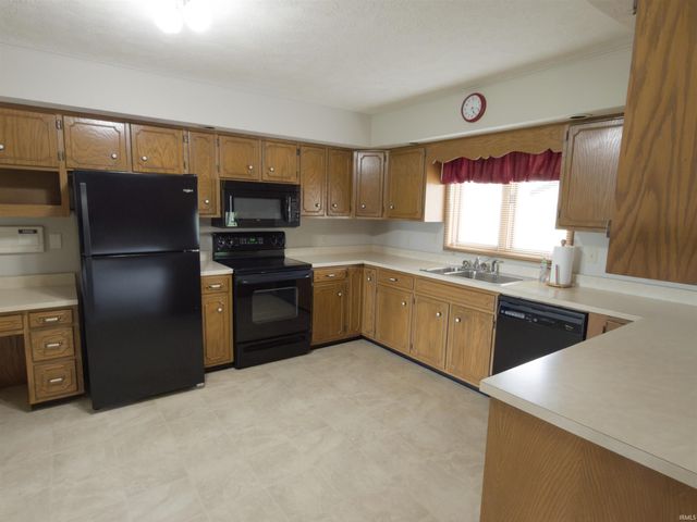 1300 Old Farm Road, Bedford, IN 47421