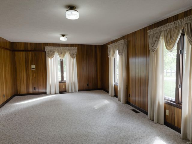 1300 Old Farm Road, Bedford, IN 47421