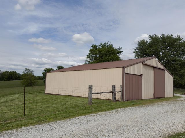 1300 Old Farm Road, Bedford, IN 47421