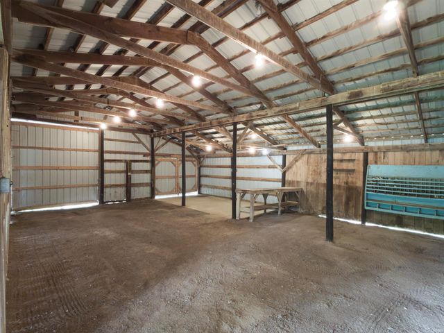 1300 Old Farm Road, Bedford, IN 47421