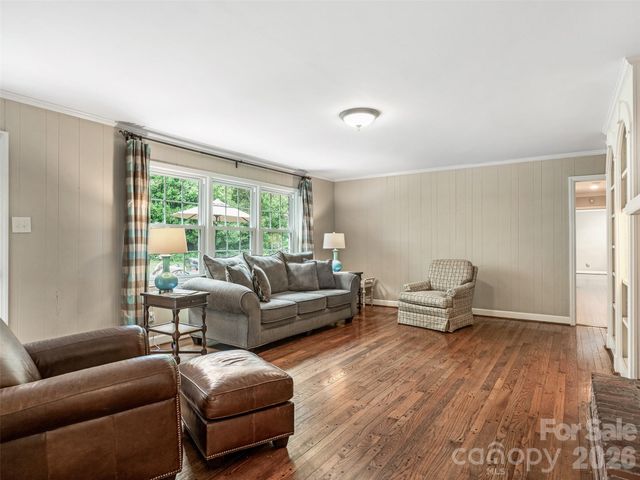 4313 Crossgate Road, Charlotte, NC 28226