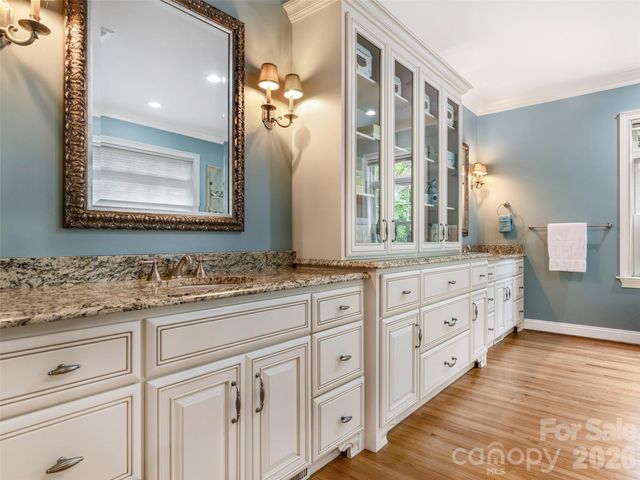 4313 Crossgate Road, Charlotte, NC 28226