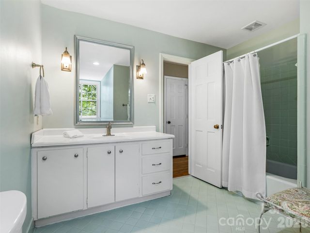 4313 Crossgate Road, Charlotte, NC 28226