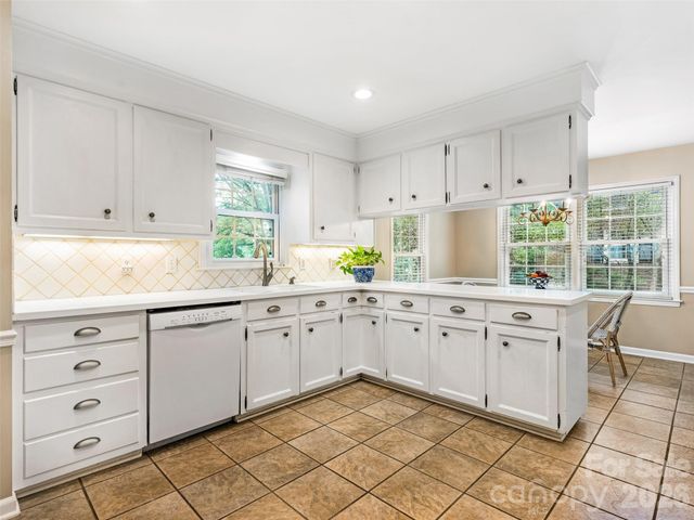 4313 Crossgate Road, Charlotte, NC 28226