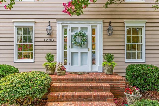 1203 Brookfield Court, High Point, NC 27262