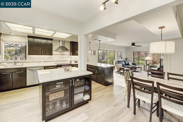 1809 Golden Rain Rd 4, Walnut Creek, CA 94595