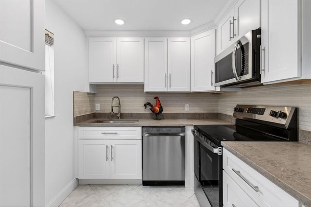 160 Tuscany C, Delray Beach, FL 33446