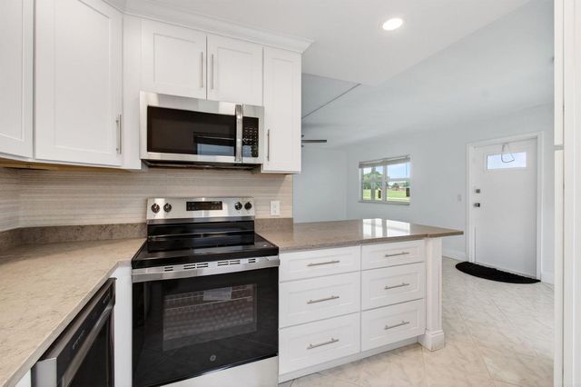 160 Tuscany C, Delray Beach, FL 33446