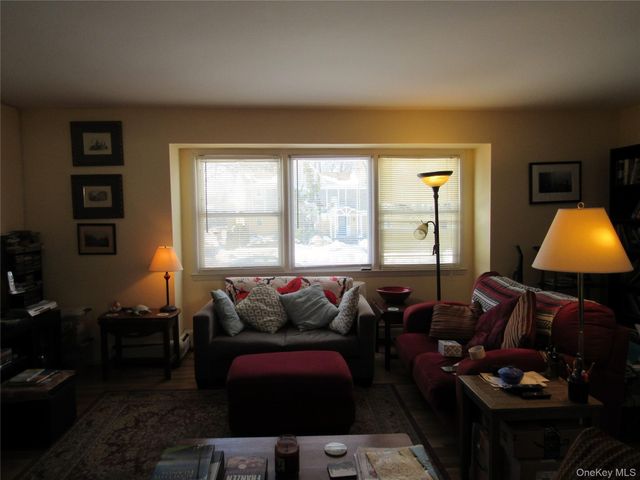 47 bon aire circle 7715, Suffern, NY 10901