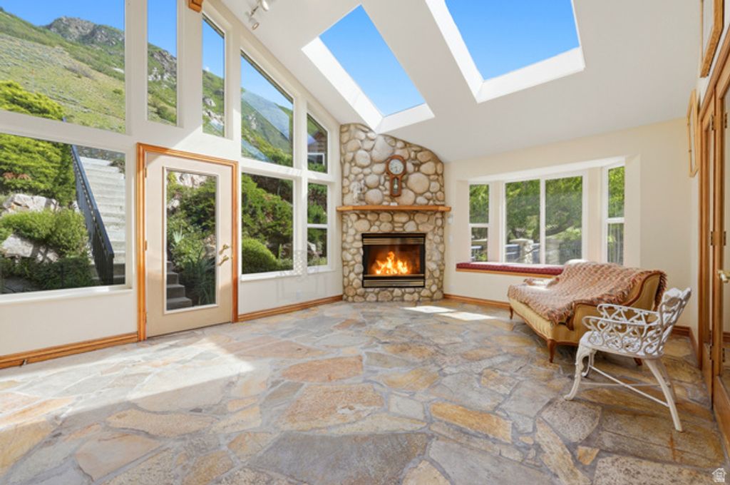 Image 30 of property listing at 7379 S SILVER KING CIR, Cottonwood Heights, UT 84121
