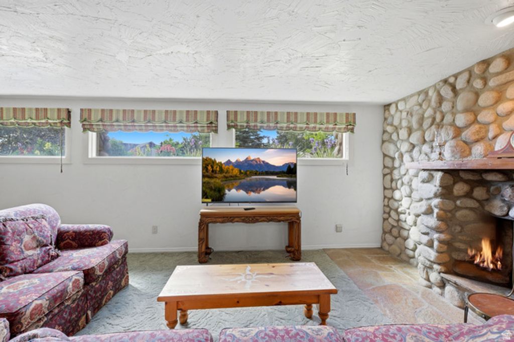 Image 32 of property listing at 7379 S SILVER KING CIR, Cottonwood Heights, UT 84121
