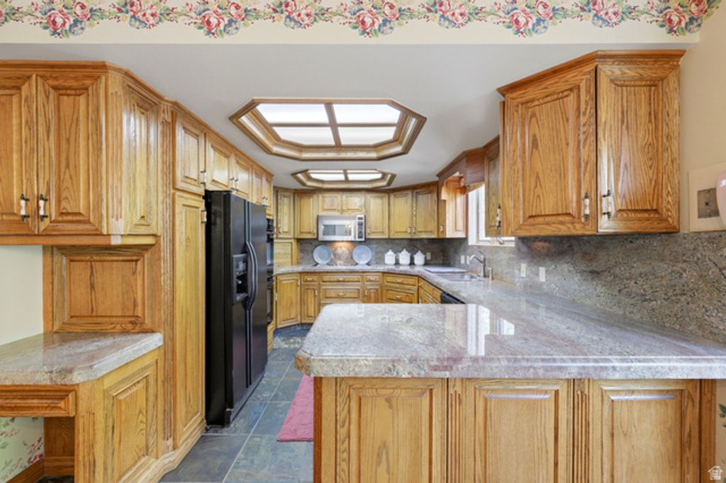 Image 34 of property listing at 7379 S SILVER KING CIR, Cottonwood Heights, UT 84121