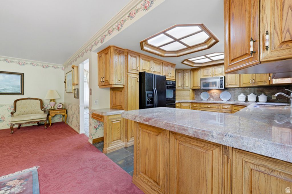 Image 35 of property listing at 7379 S SILVER KING CIR, Cottonwood Heights, UT 84121