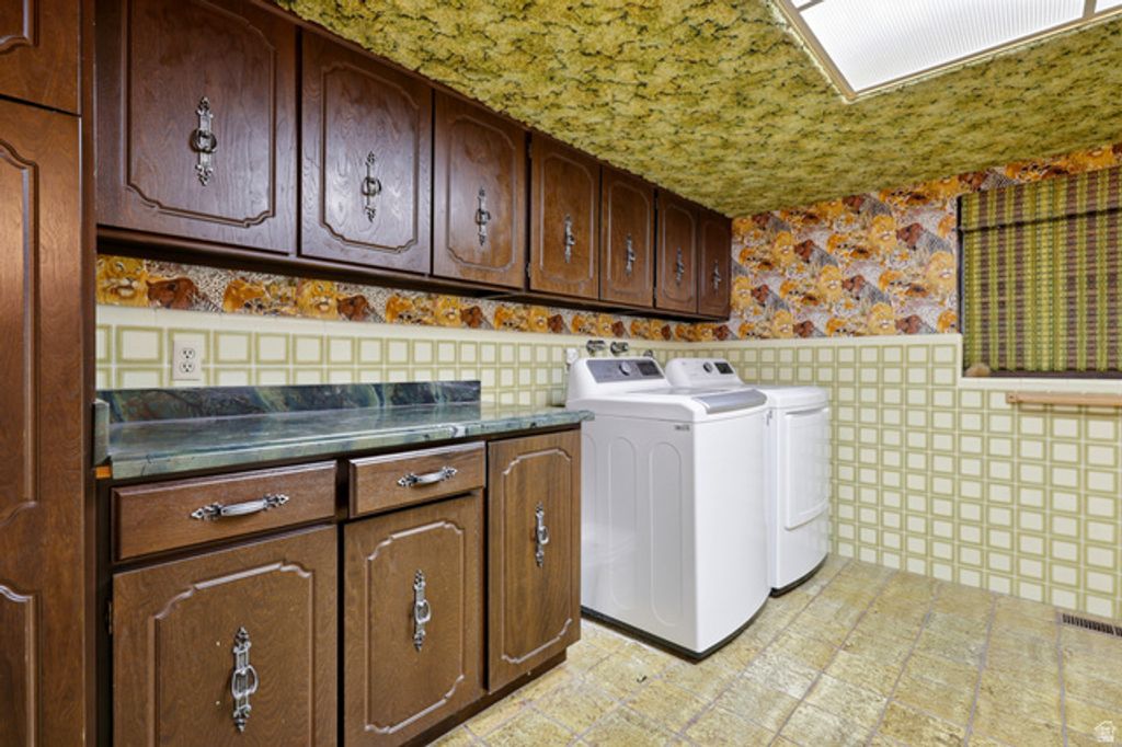 Image 54 of property listing at 7379 S SILVER KING CIR, Cottonwood Heights, UT 84121