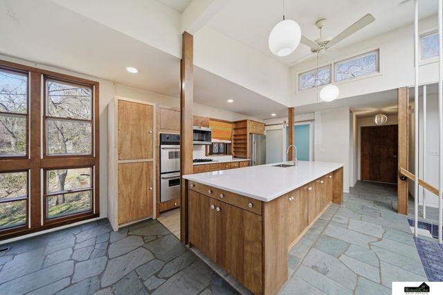 3825 S 39th Street, Lincoln, NE 68506