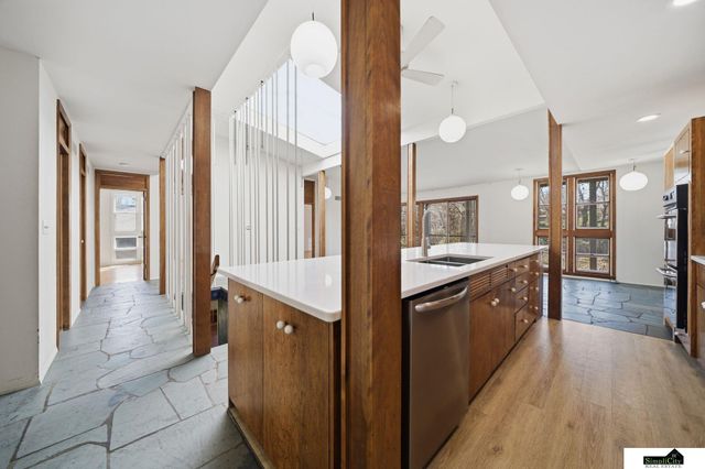 3825 S 39th Street, Lincoln, NE 68506