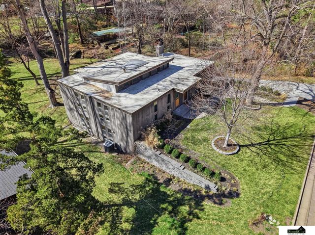 3825 S 39th Street, Lincoln, NE 68506