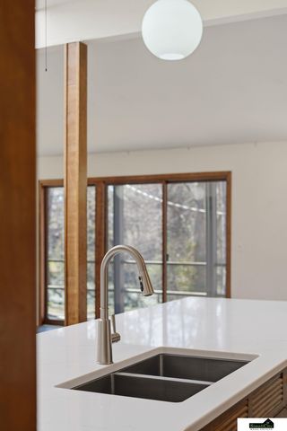 3825 S 39th Street, Lincoln, NE 68506