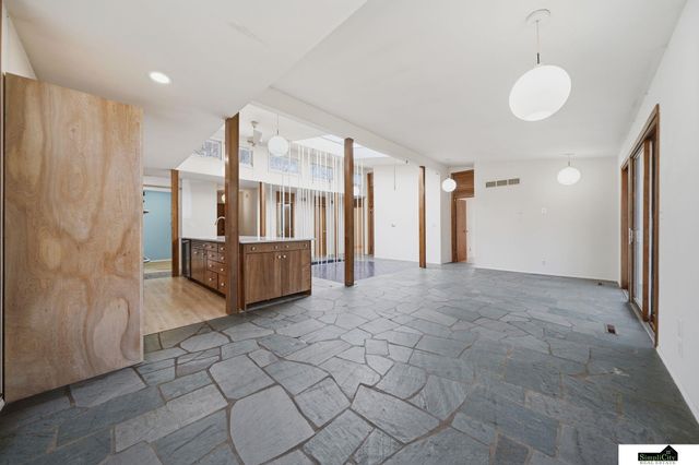 3825 S 39th Street, Lincoln, NE 68506