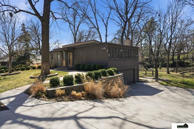 3825 S 39th Street, Lincoln, NE 68506