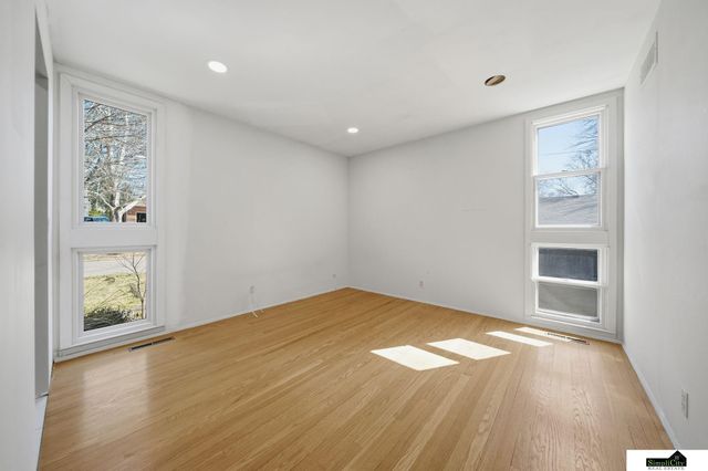 3825 S 39th Street, Lincoln, NE 68506