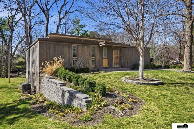 3825 S 39th Street, Lincoln, NE 68506