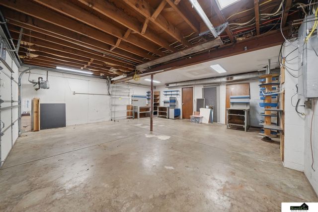 3825 S 39th Street, Lincoln, NE 68506