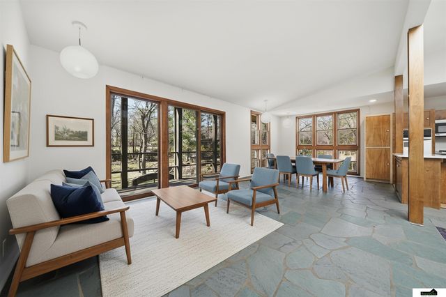 3825 S 39th Street, Lincoln, NE 68506