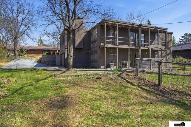 3825 S 39th Street, Lincoln, NE 68506