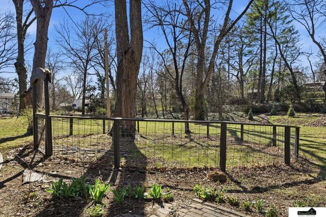 3825 S 39th Street, Lincoln, NE 68506