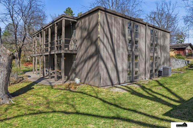 3825 S 39th Street, Lincoln, NE 68506