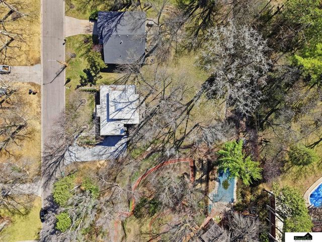 3825 S 39th Street, Lincoln, NE 68506