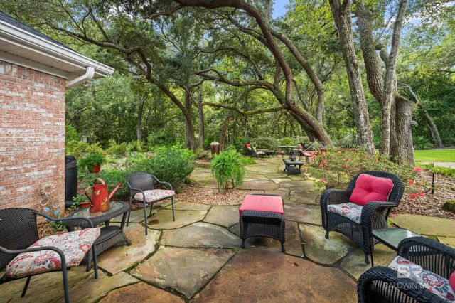 11 Lakeside Drive, Gulf Shores, AL 36542