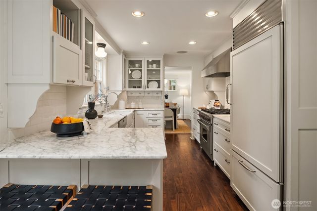 4712 90th Avenue SE, Mercer Island, WA 98040