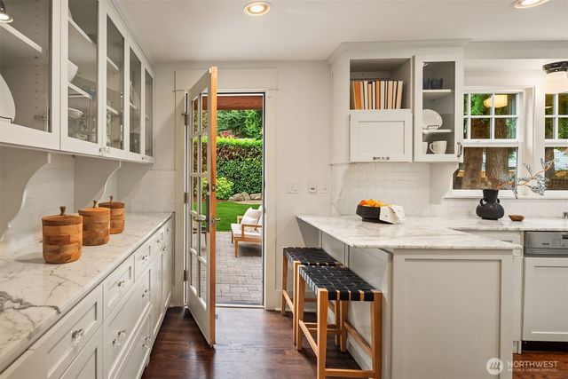 4712 90th Avenue SE, Mercer Island, WA 98040