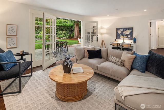 4712 90th Avenue SE, Mercer Island, WA 98040