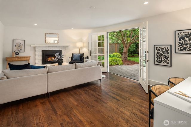 4712 90th Avenue SE, Mercer Island, WA 98040