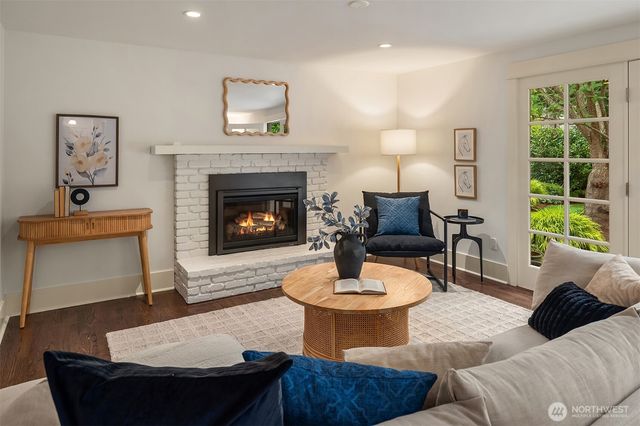 4712 90th Avenue SE, Mercer Island, WA 98040