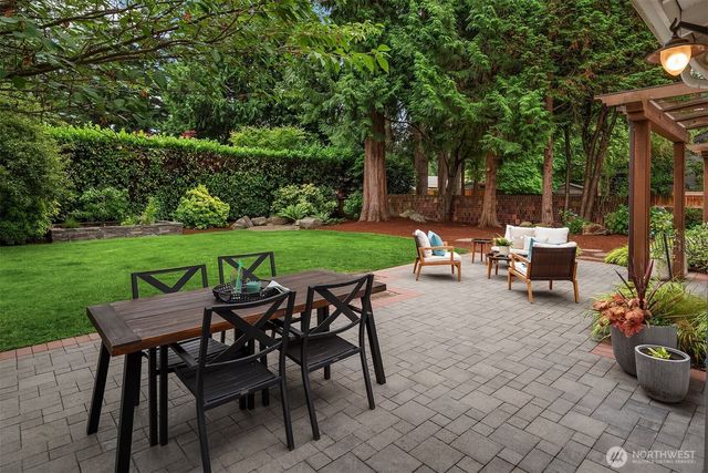 4712 90th Avenue SE, Mercer Island, WA 98040