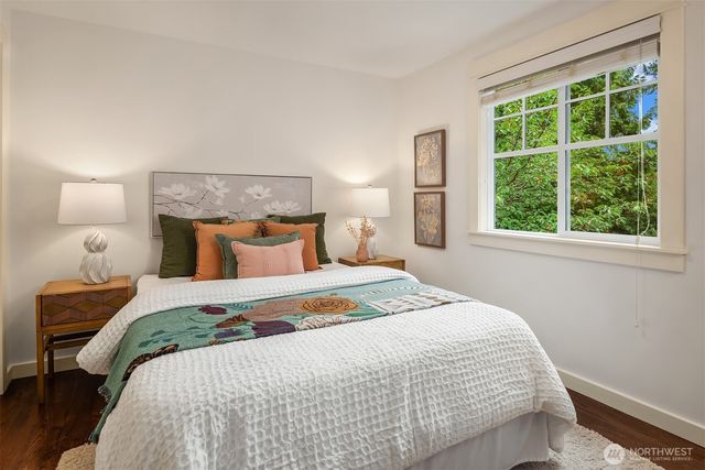 4712 90th Avenue SE, Mercer Island, WA 98040
