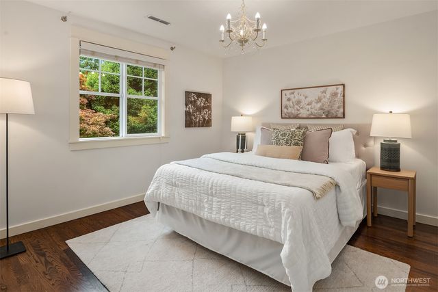 4712 90th Avenue SE, Mercer Island, WA 98040