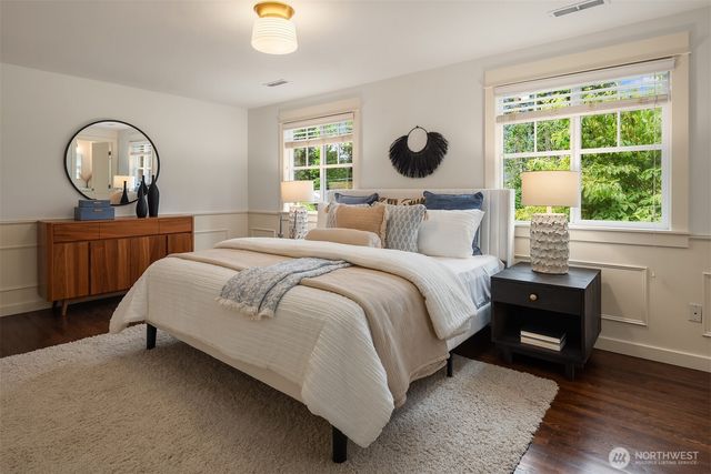 4712 90th Avenue SE, Mercer Island, WA 98040