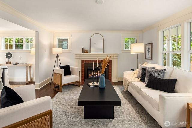 4712 90th Avenue SE, Mercer Island, WA 98040