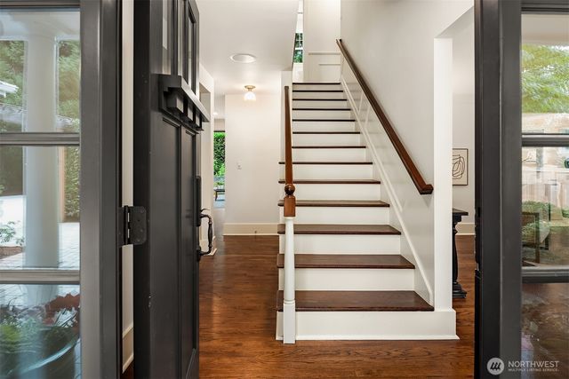 4712 90th Avenue SE, Mercer Island, WA 98040