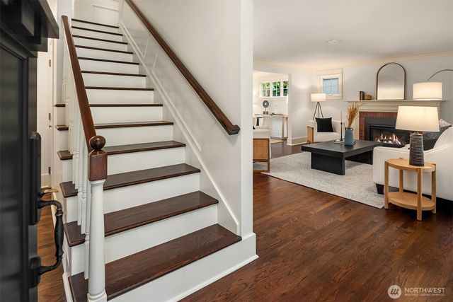 4712 90th Avenue SE, Mercer Island, WA 98040